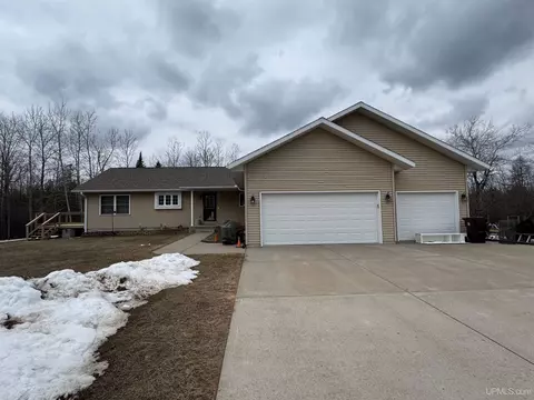 6095 K, Escanaba, MI 49829 photo 5