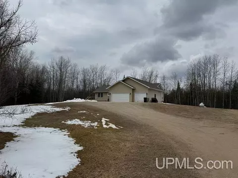 6095 K, Escanaba, MI 49829 photo 2