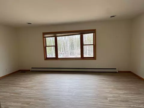 6095 K, Escanaba, MI 49829 photo 11