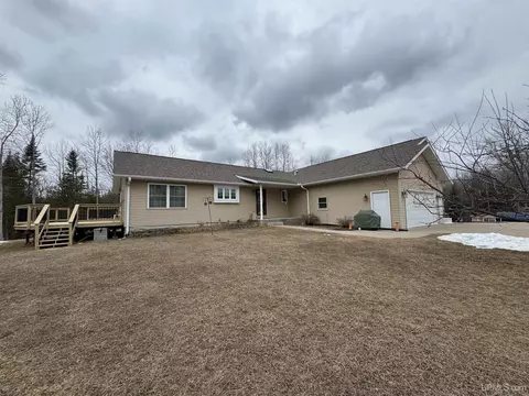 6095 K, Escanaba, MI 49829