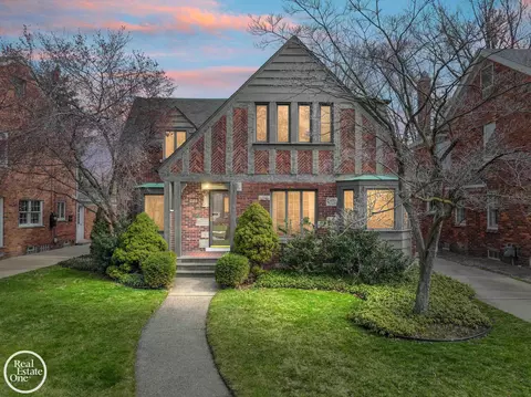 268 Kenwood, Grosse Pointe Farms, MI 48236