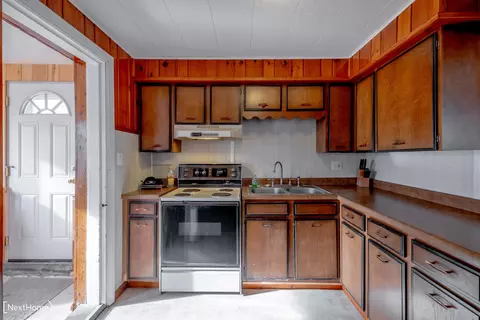 Kitchen - 2620 Shady Shrs, Lupton, MI 48635 photo 3 of 3