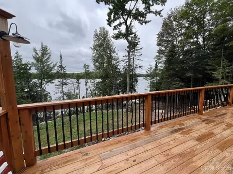 161 Porter Lk, Amasa, MI 49903