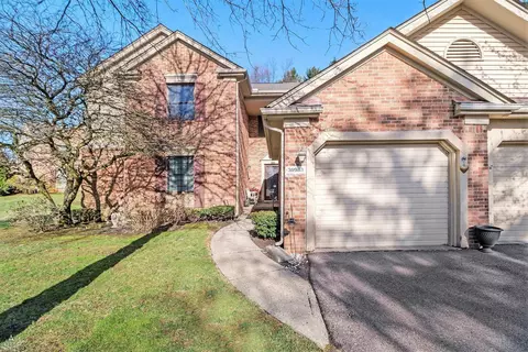 36983 Dartmoor # 74, Farmington Hills, MI 48331