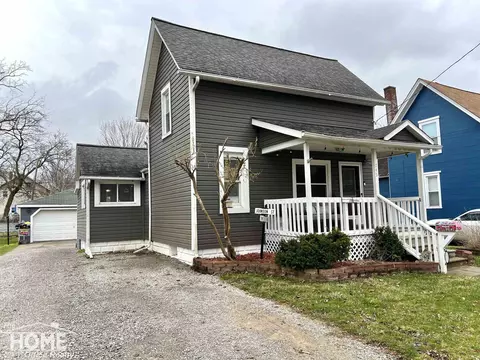 745 Broadway, Owosso, MI 48867