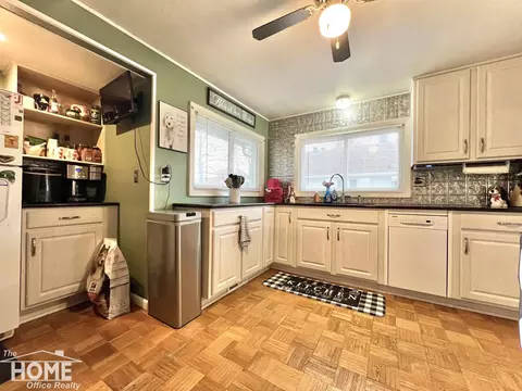 745 Broadway, Owosso, MI 48867 photo 6