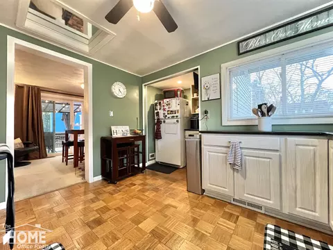 745 Broadway, Owosso, MI 48867 photo 4