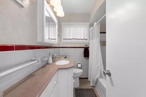 2057 Hawthorne, Grosse Pointe Woods, MI 48236 photo 20