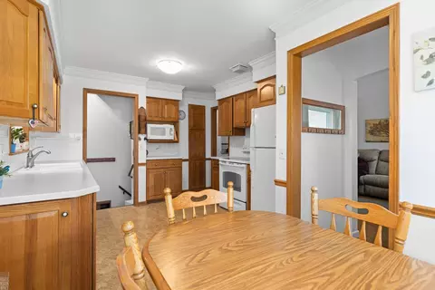 2057 Hawthorne, Grosse Pointe Woods, MI 48236 photo 8