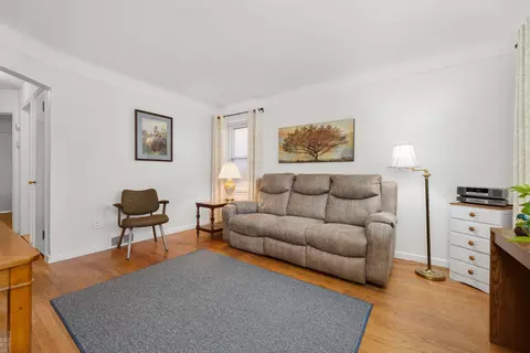 2057 Hawthorne, Grosse Pointe Woods, MI 48236 photo 6