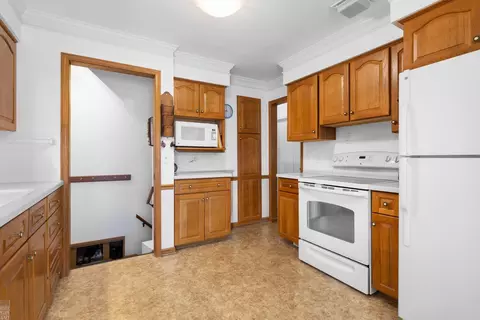 2057 Hawthorne, Grosse Pointe Woods, MI 48236 photo 10
