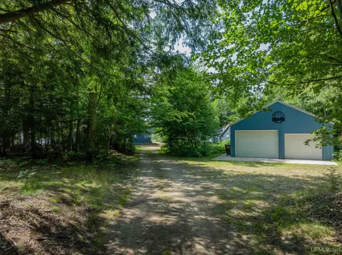 Exterior - 3865 Peninsula Pt, Munising, MI 49862 photo 1 of 17