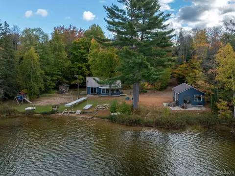 Exterior - 3865 Peninsula Pt, Munising, MI 49862 photo 14 of 17