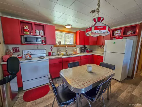 Kitchen - 3865 Peninsula Pt, Munising, MI 49862 photo 2 of 3