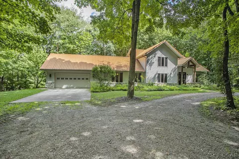 57135 N Farrand, Colon, MI 49040