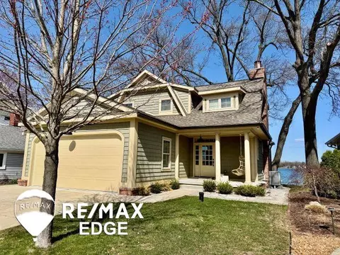 13151 Lake Shr, Fenton, MI 48430