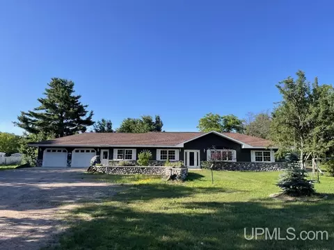 1213 Pioneer, Marquette, MI 49855