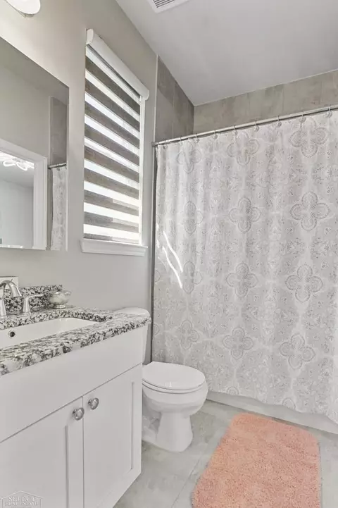 Bath - 49946 Monarch, Macomb, MI 48044 photo 3 of 7