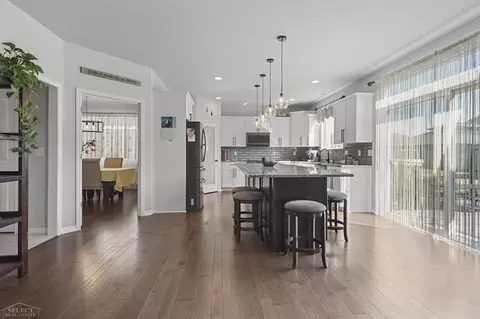Kitchen - 49946 Monarch, Macomb, MI 48044 photo 5 of 8