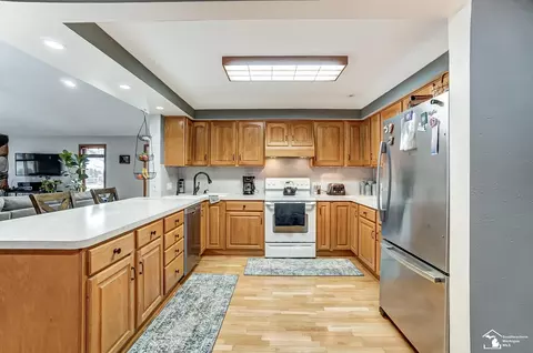 Kitchen - 1916 W Sterns, Temperance, MI 48182 photo 2 of 8