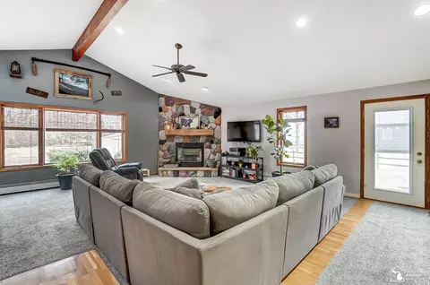 Living - 1916 W Sterns, Temperance, MI 48182 photo 1 of 9