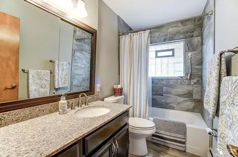 Bath - 1916 W Sterns, Temperance, MI 48182 photo 2 of 5