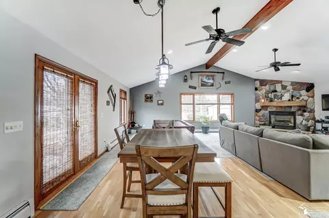 Dining - 1916 W Sterns, Temperance, MI 48182 photo 1 of 2