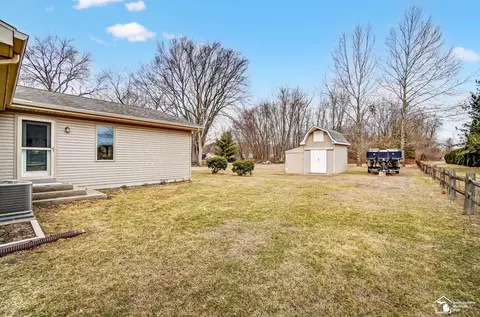 Exterior - 1916 W Sterns, Temperance, MI 48182 photo 11 of 15