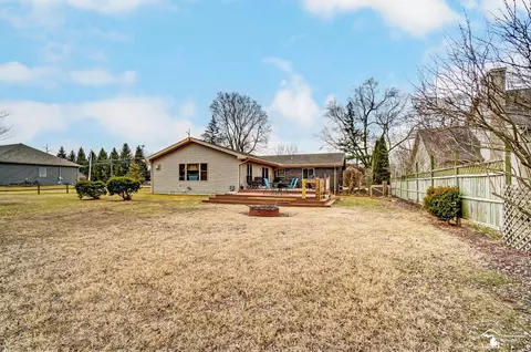 Exterior - 1916 W Sterns, Temperance, MI 48182 photo 5 of 15