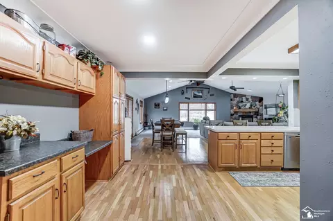 Entry Way - 1916 W Sterns, Temperance, MI 48182 photo 4 of 4