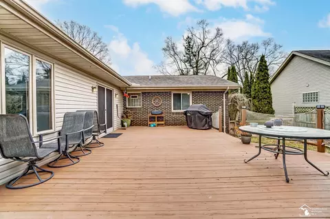 Exterior - 1916 W Sterns, Temperance, MI 48182 photo 9 of 15