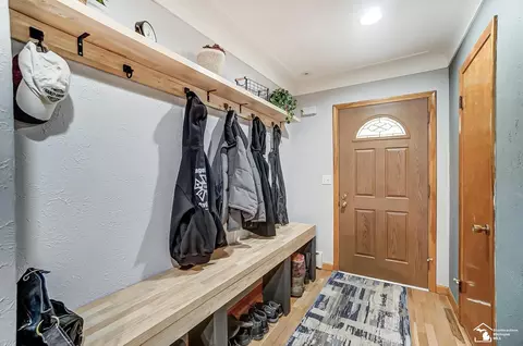 Entry Way - 1916 W Sterns, Temperance, MI 48182 photo 1 of 4