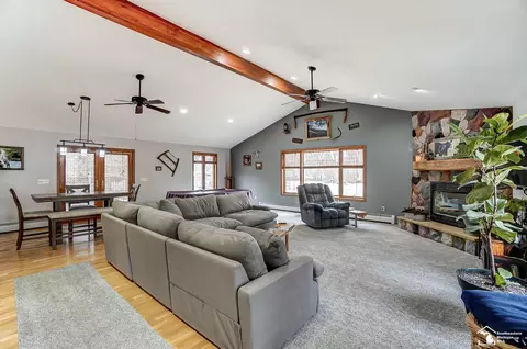 Living - 1916 W Sterns, Temperance, MI 48182 photo 3 of 9