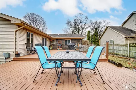 Exterior - 1916 W Sterns, Temperance, MI 48182 photo 7 of 15