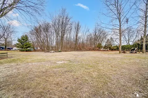 Exterior - 1916 W Sterns, Temperance, MI 48182 photo 13 of 15