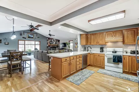 Kitchen - 1916 W Sterns, Temperance, MI 48182 photo 1 of 8