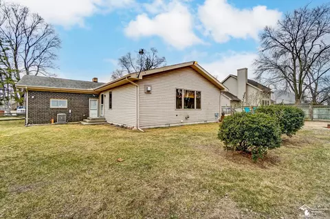 Exterior - 1916 W Sterns, Temperance, MI 48182 photo 4 of 15