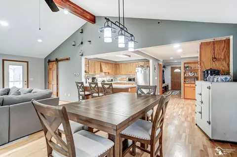 Dining - 1916 W Sterns, Temperance, MI 48182 photo 2 of 2