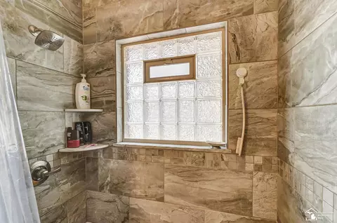 Bath - 1916 W Sterns, Temperance, MI 48182 photo 4 of 5