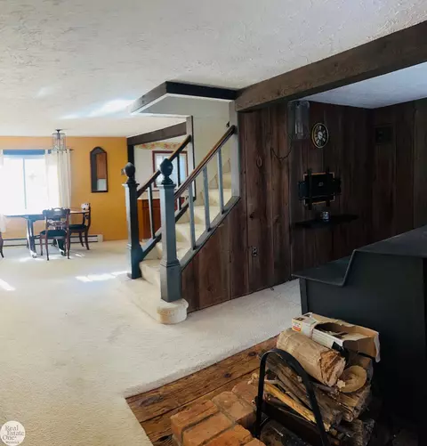 Living - 410 Ruskin, Algonac, MI 48001 photo 1 of 4