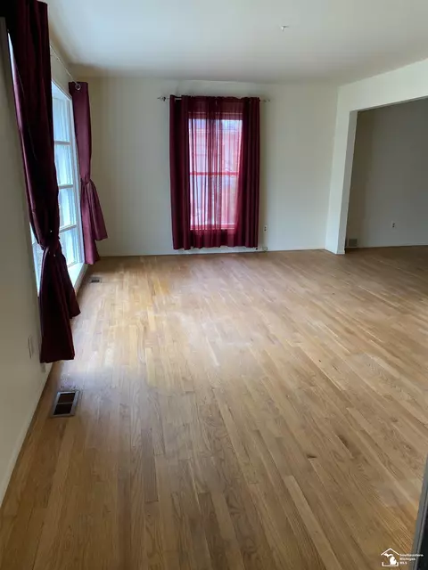 Living - 14705 Williamsburg, Riverview, MI 48193 photo 1 of 5