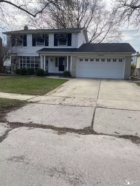 Exterior - 14705 Williamsburg, Riverview, MI 48193 photo 2 of 11