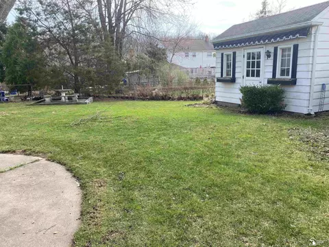 Exterior - 14705 Williamsburg, Riverview, MI 48193 photo 8 of 11