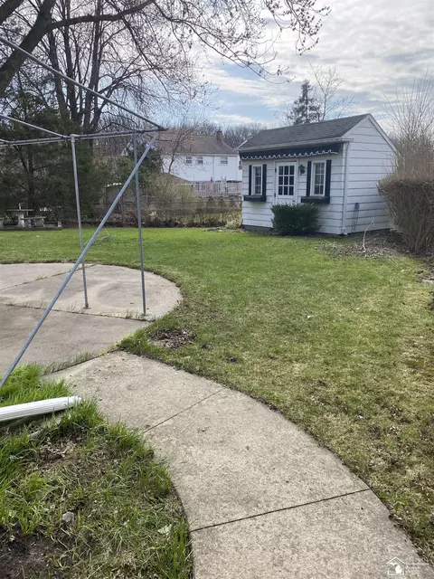 Exterior - 14705 Williamsburg, Riverview, MI 48193 photo 7 of 11