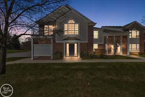 45535 Heather Rdg UNIT 102, Macomb, MI 48044
