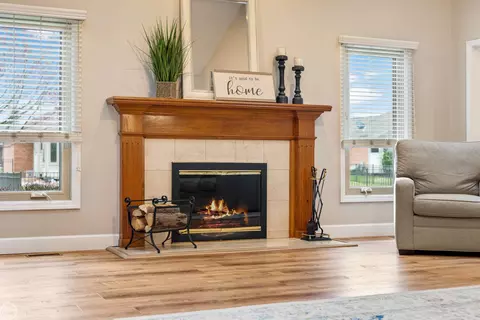 Living - 48198 Jester, Macomb, MI 48044 photo 2 of 3