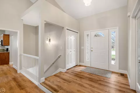 Entry Way - 48198 Jester, Macomb, MI 48044 photo 2 of 4
