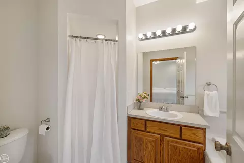 Bath - 48198 Jester, Macomb, MI 48044 photo 3 of 4