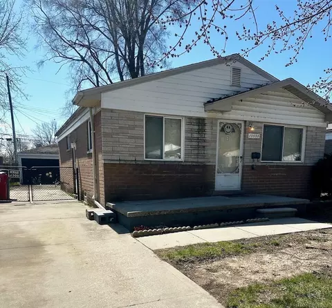 19598 Broadacres, Clinton Township, MI 48035