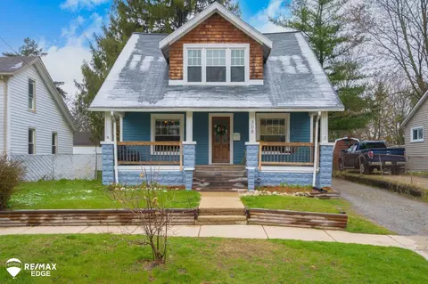 308 Oakland, Holly, MI 48442